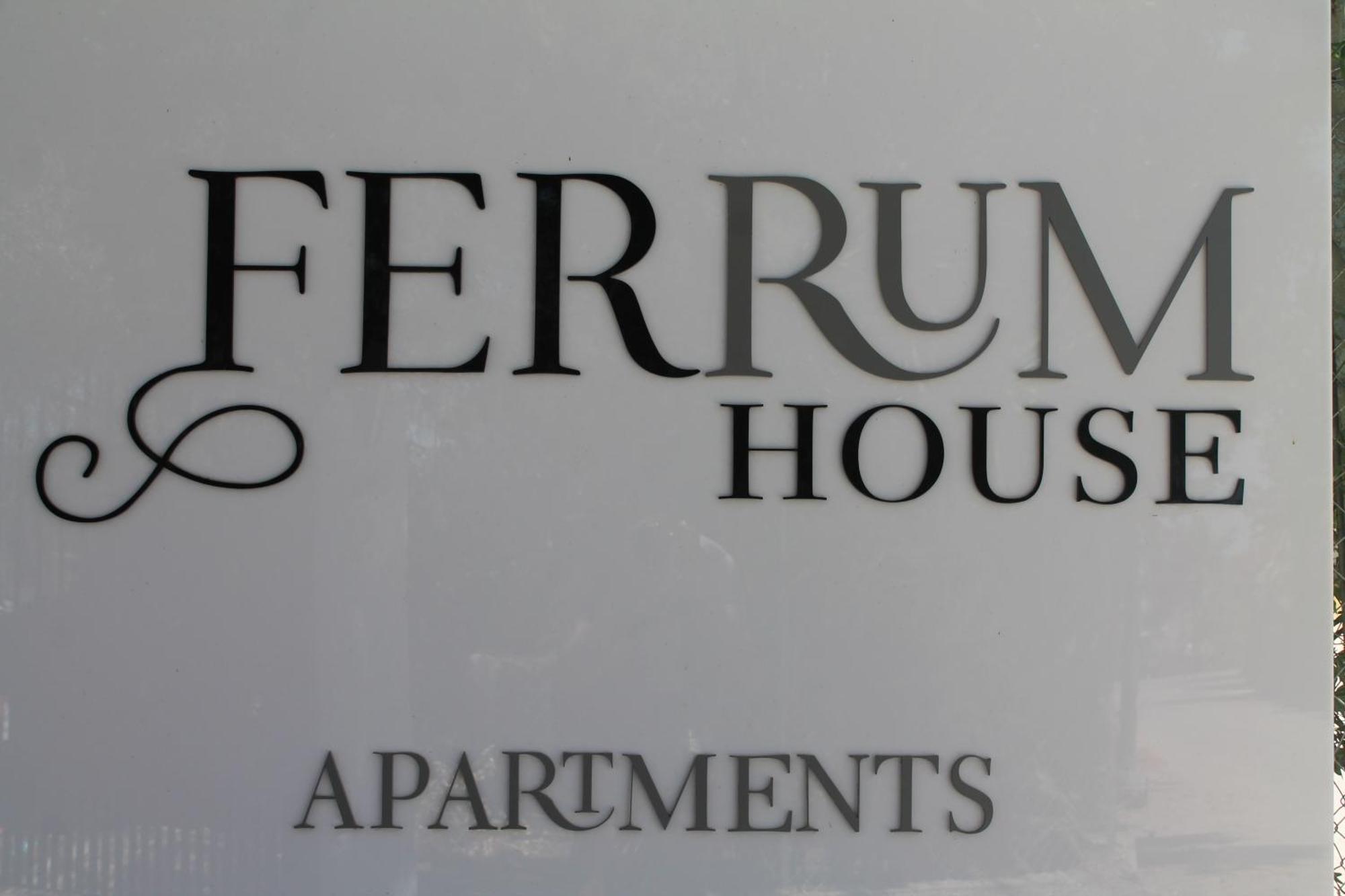 Ferrum House 卡尼奥提 外观 照片